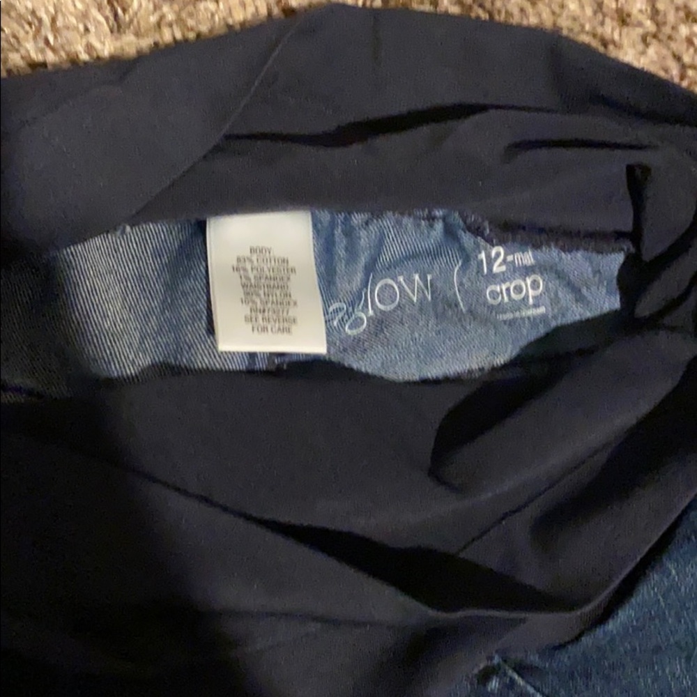Maternity capris - Picture 2 of 2